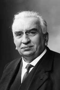 Louis Lumière in Le Cinématographe Lumière