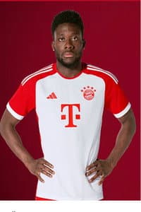 Alphonso Davies in FC Bayern - Behind The Legend