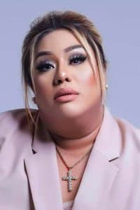 Petite in Ang Babaeng Walang Pakiramdam