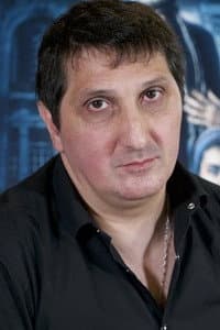 Gustavo Hernández in Materialista, idealista, cinematógrafo, magnetófono, buen chico y sádico