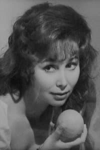 María Saavedra in Los árboles mueren de pie