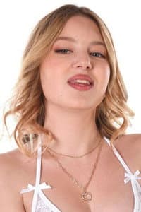 Nikoletta Queen in PL4Y 4