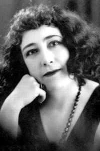 Emma Roldán in La infame