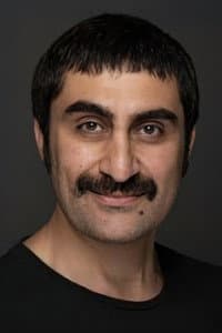 Murat Akdağ in Larva