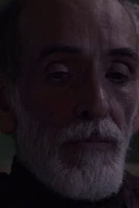 Miguel Zúñiga in Entre tinieblas