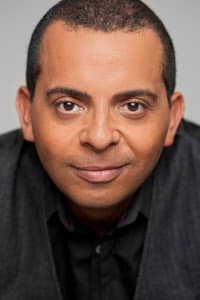 Gregory Charles in Autour de Minuit – Un cabaret historique