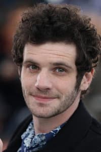 Félix Moati in Deux femmes en or