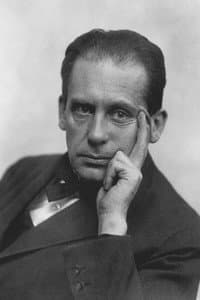 Walter Gropius in Wie wollen Wir leben? - 100 Jahre Bauhaus Dessau