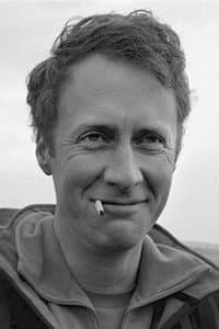 Simon Harvey in Weekend Retreat