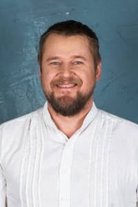Tadas Gudaitis in Purpurinis rūkas