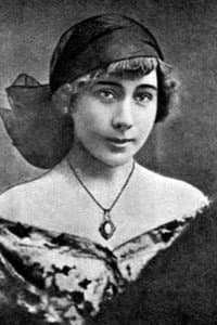 Sofya Goslavskaya in За дверями гостиной