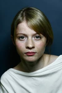 Ecem Uzun in Gülizar