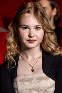 Rebeka Kask in Tagurpidi torn