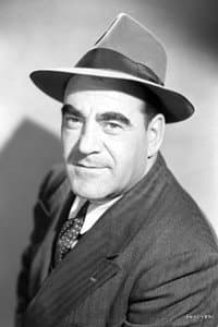 Dewey Robinson in Treat 'Em Rough