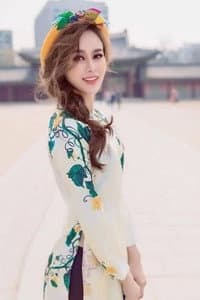 Sella Trương in Ê Ông Già, Yêu Ha!