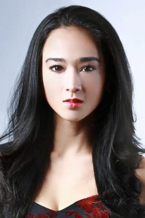 Natasha Ratulangi foto