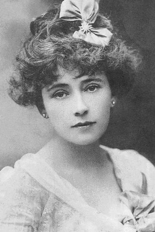 Nina Boucicault foto