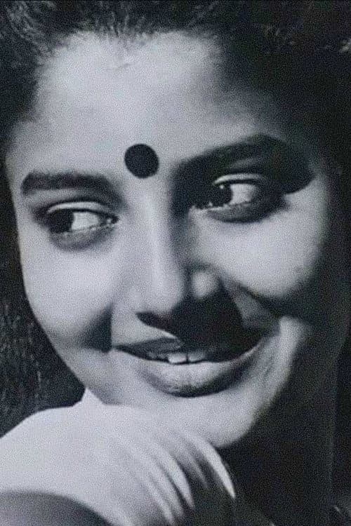 Karthika foto