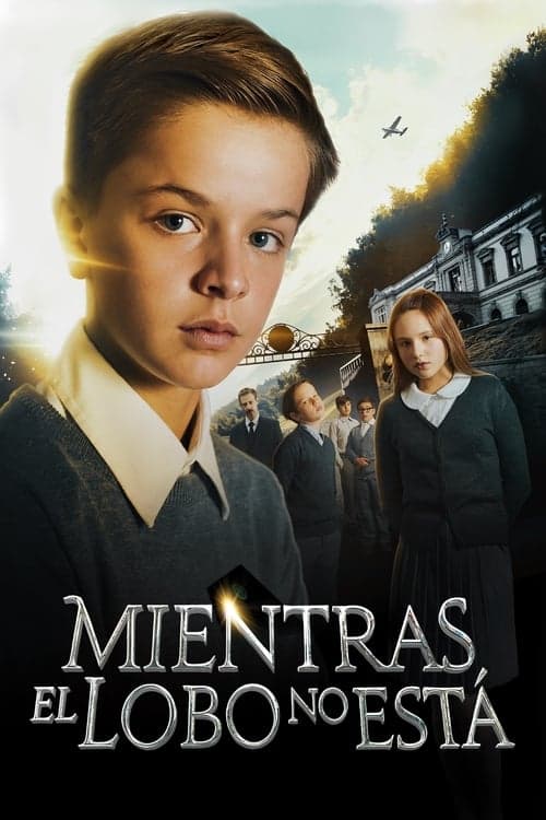 Mientras el lobo no está (2017) poster