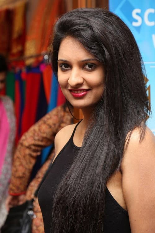 Nikita Bisht foto
