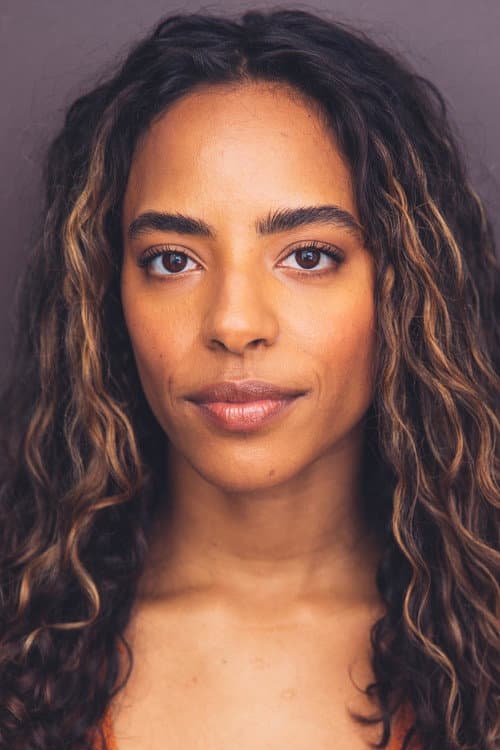 Tara Anika Nicolas foto