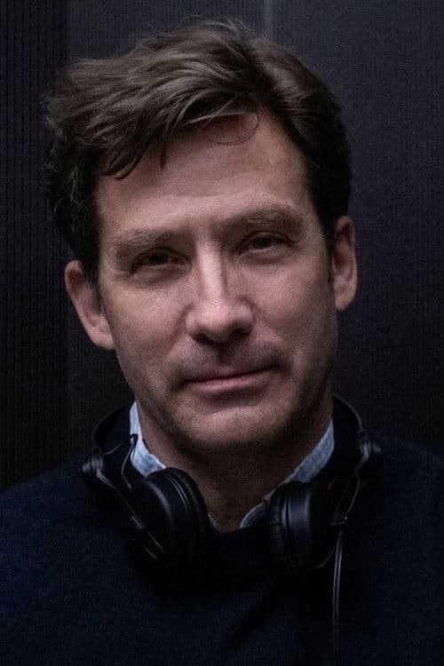 James Hawes foto