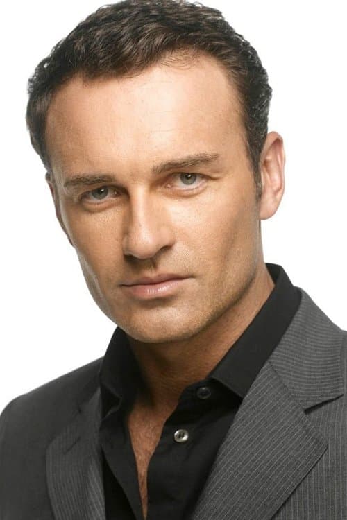 Julian McMahon foto