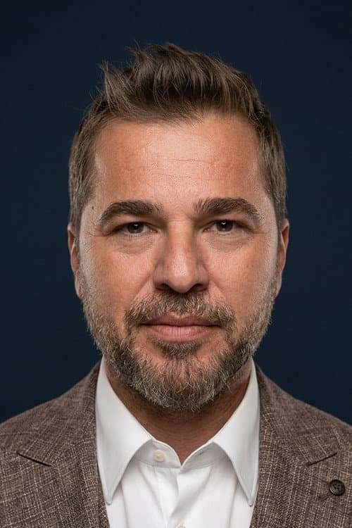 Engin Altan Düzyatan foto