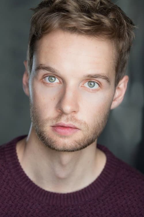Sion Daniel Young foto