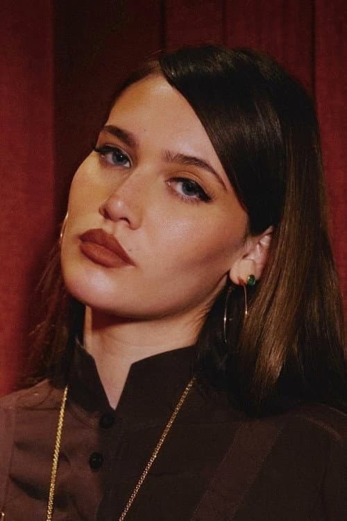 Sienna Spiro foto
