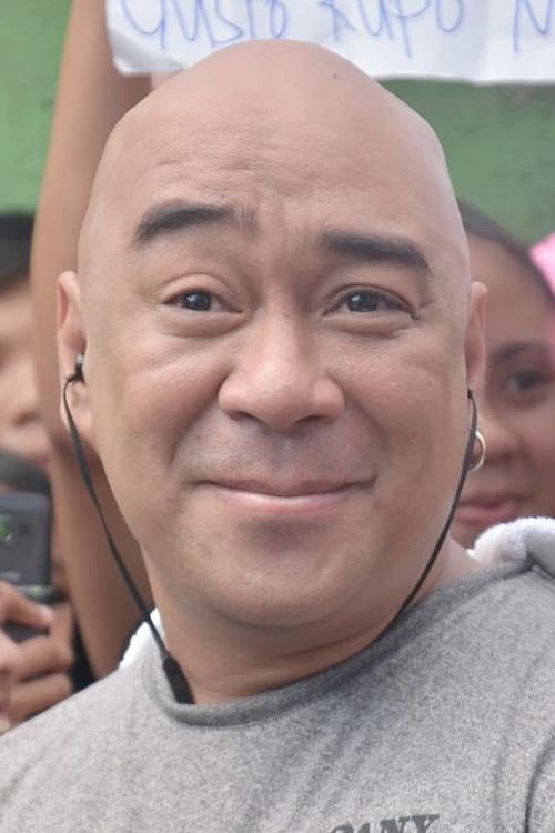Wally Bayola foto