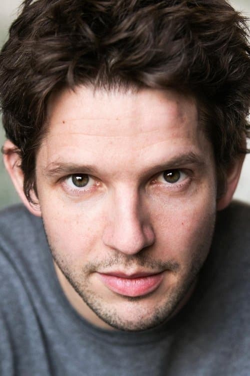Damien Molony foto