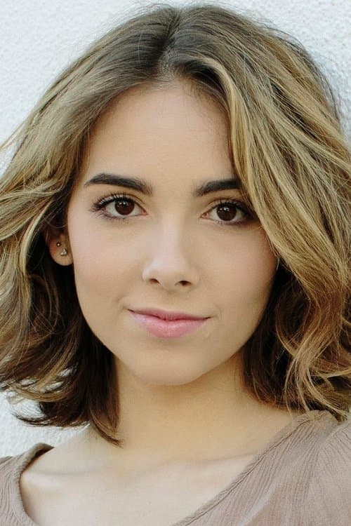Haley Pullos foto