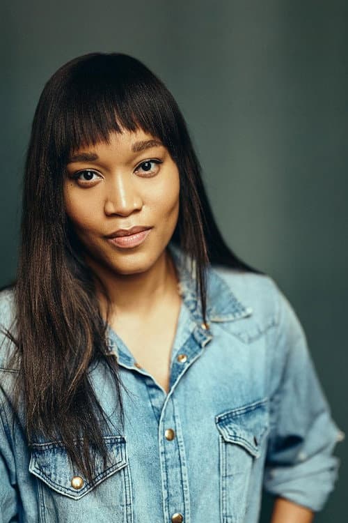 Yasmine Holness-Dove foto
