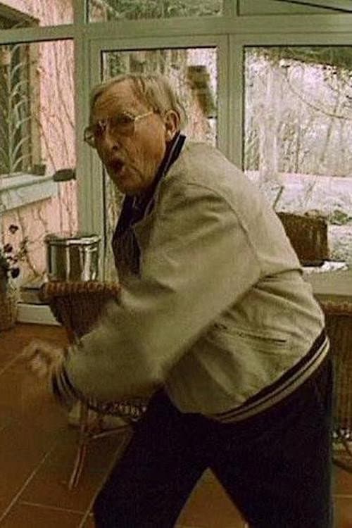 Der Ball ist ein Sauhund (2000) poster