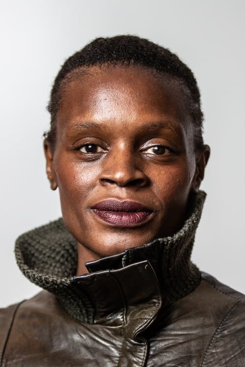 Okwui Okpokwasili foto