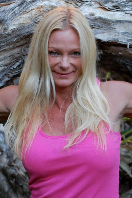Raye Hollitt foto