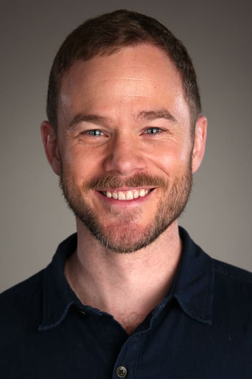 Aaron Ashmore foto