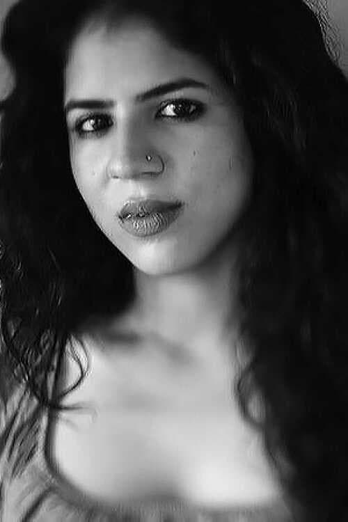 Mansi Multani foto
