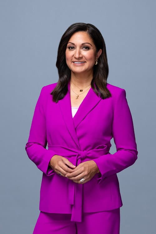 Amna Nawaz foto