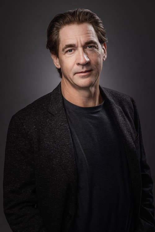 Shawn B. Young foto