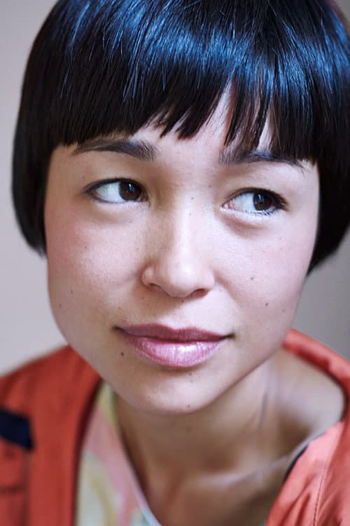Maya Newell foto