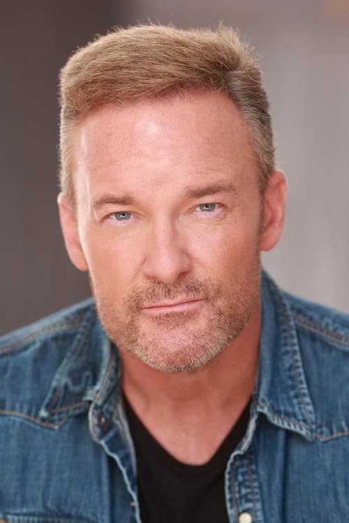 Christopher M. Dukes foto