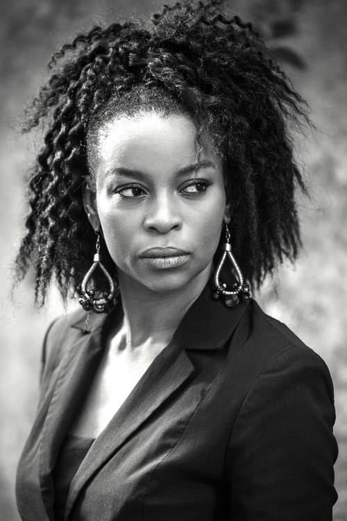 Juliet Esey Joseph foto