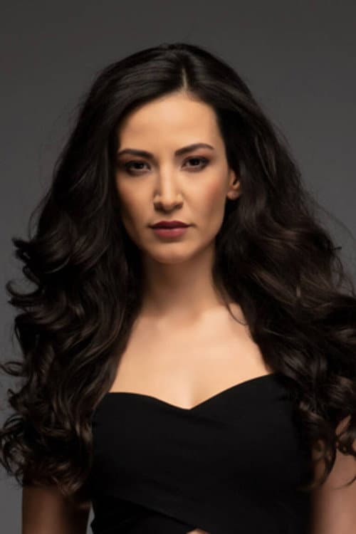 Cemre Melis Çınar foto