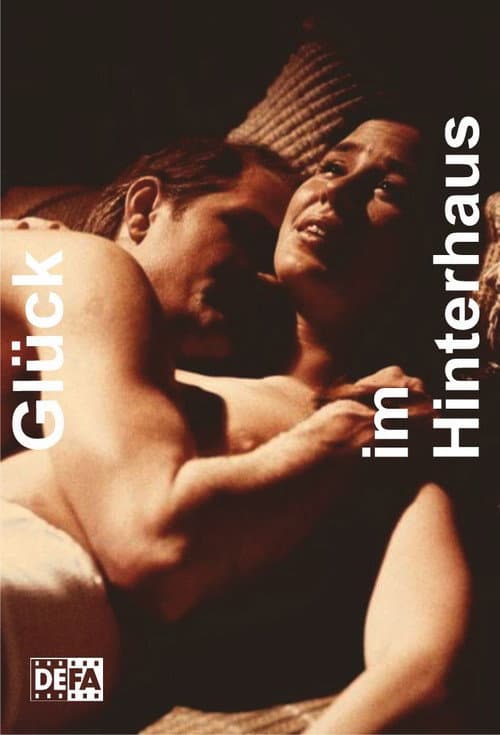 Glück im Hinterhaus (1980) poster