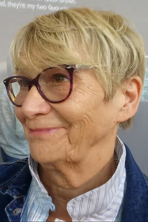 Claire Lewis foto