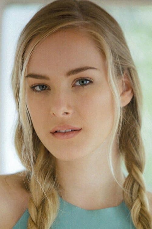 Emma Bellomy foto