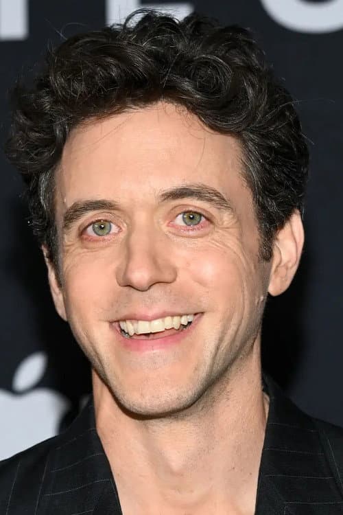 Ashley Zukerman foto