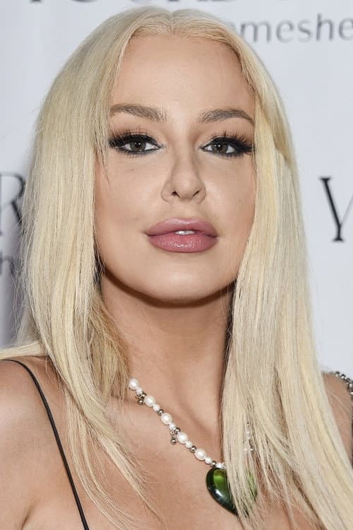 Tana Mongeau foto